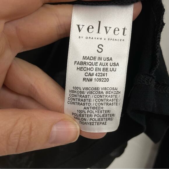 Velvet By Graham & Spenser Black Long Sleeve Blouse Draped Front Womens S Preppy - Picture 8 of 8